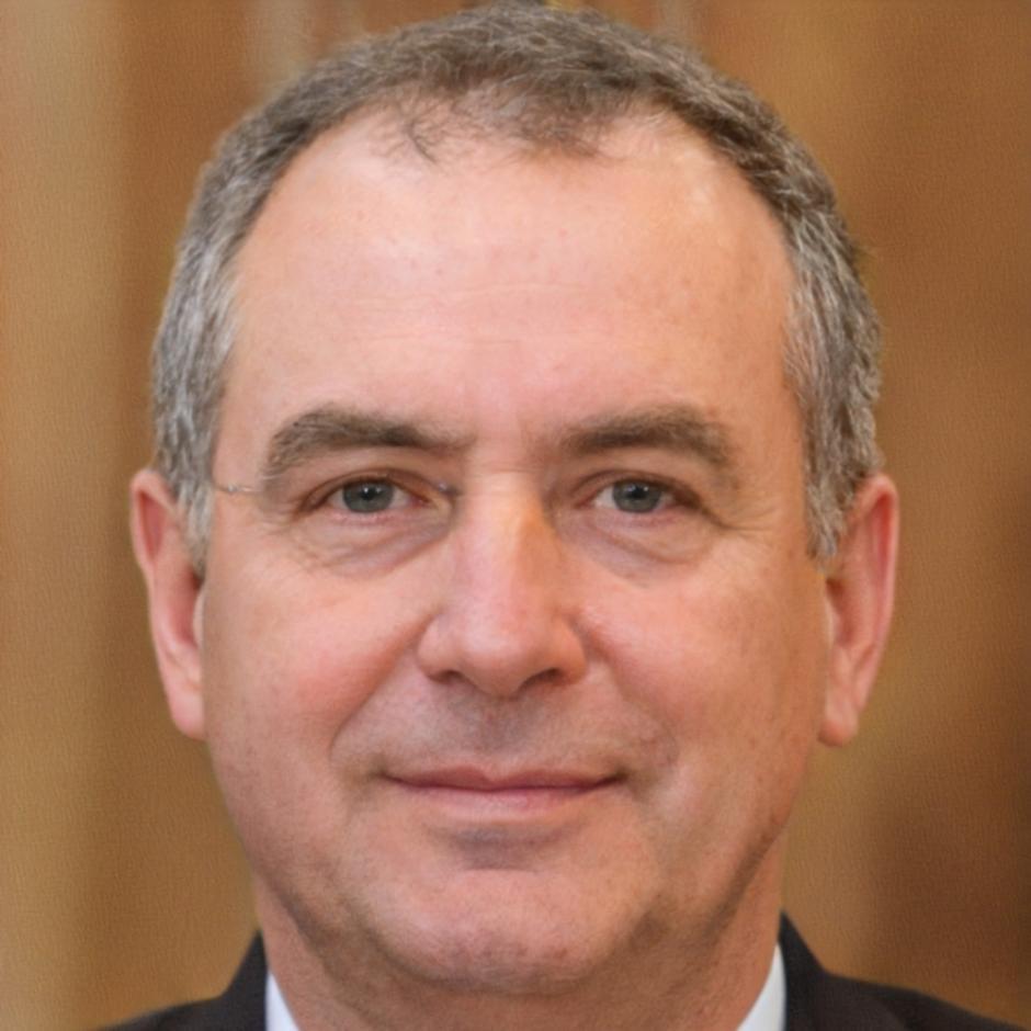 Portrait de Raphaël Deschamps conseiller principal chez narolpexivaq